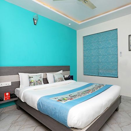 Oyo 10228 Hotel Chandramouli Джайпур Екстериор снимка