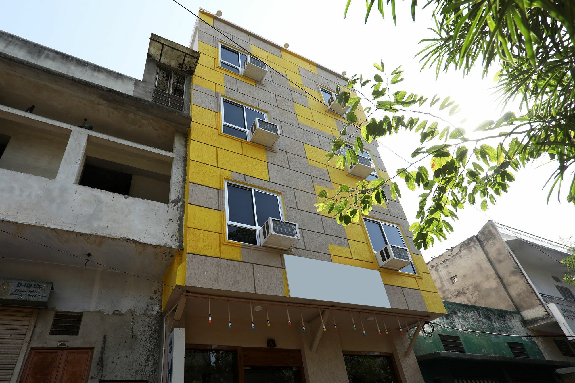 Oyo 10228 Hotel Chandramouli Джайпур Екстериор снимка